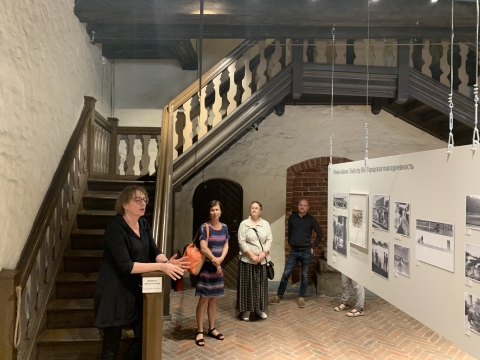 LRB. Izstādes apmeklējums. Sešdesmitie gadi: skats uz pilsētu. 